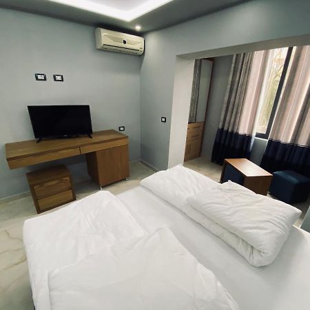 Hotel Piemonte Tirana Exterior photo