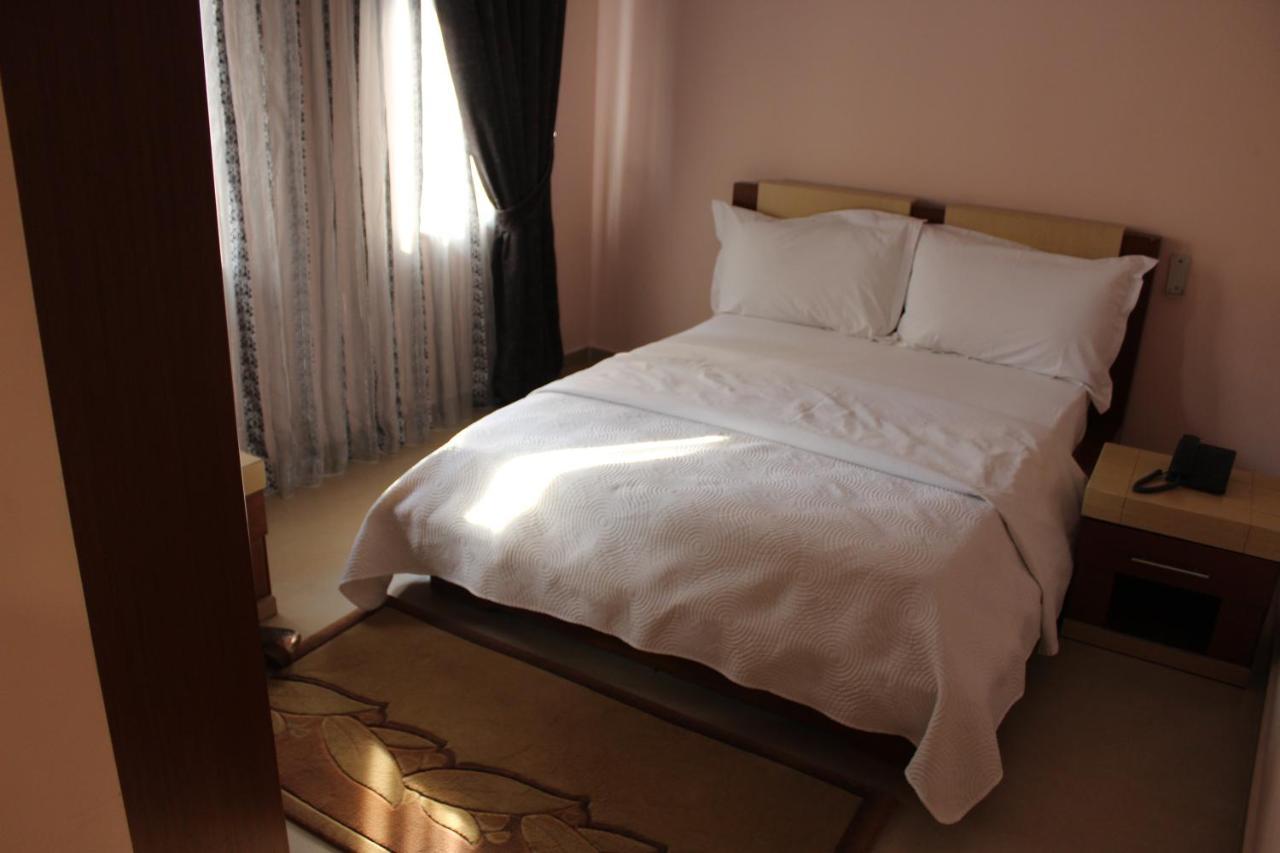 Hotel Piemonte Tirana Exterior photo