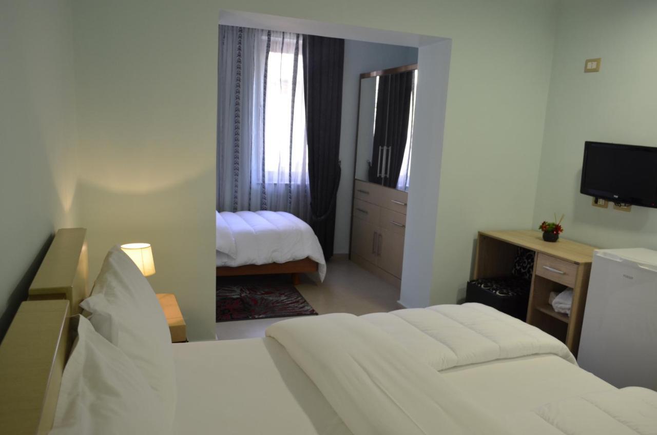 Hotel Piemonte Tirana Exterior photo