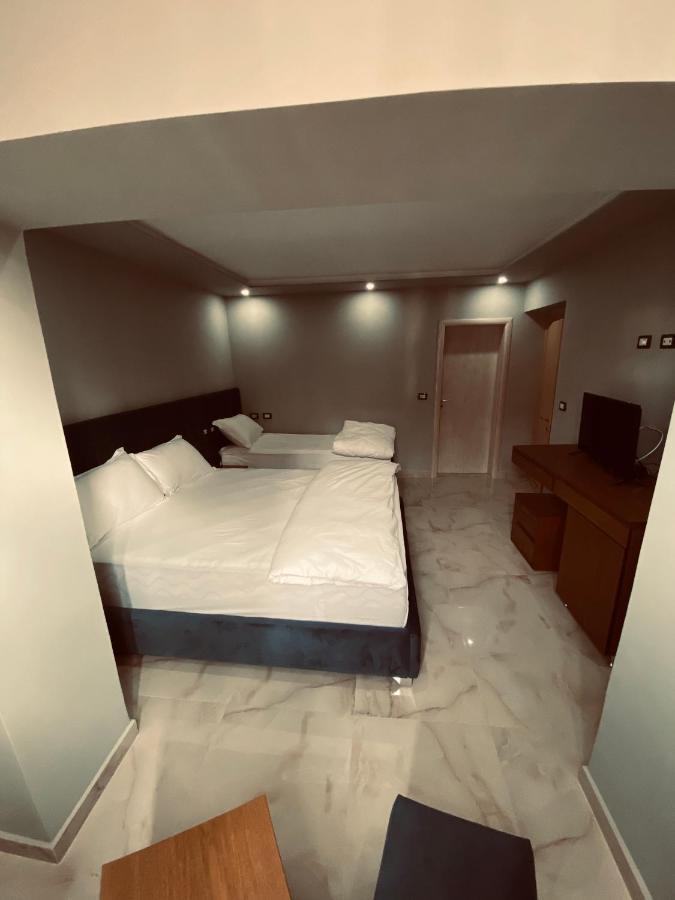 Hotel Piemonte Tirana Exterior photo
